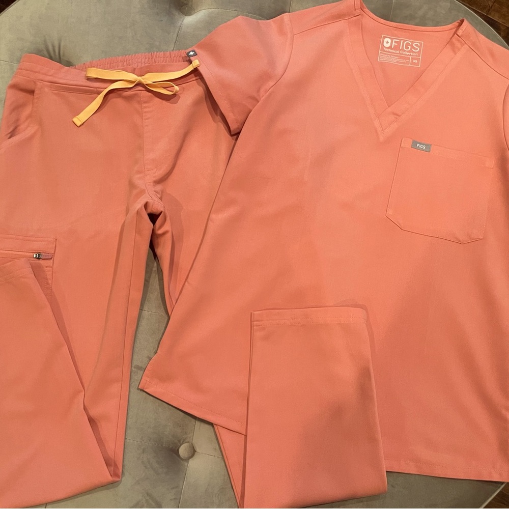 FIGS SCRUBS—Limited Edition Color-Desert Coral XS/XXS